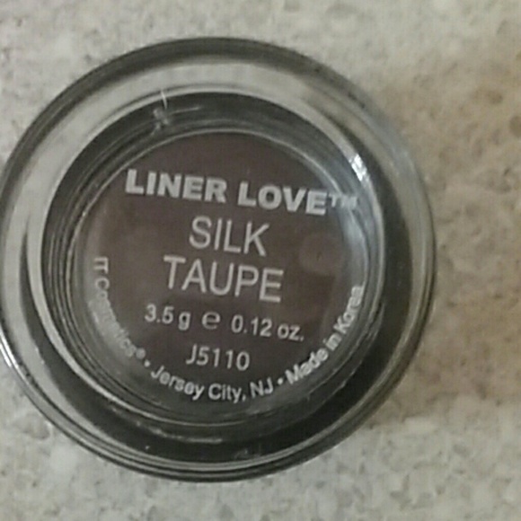 It Cosmetics eyeliner pod - Picture 2 of 3
